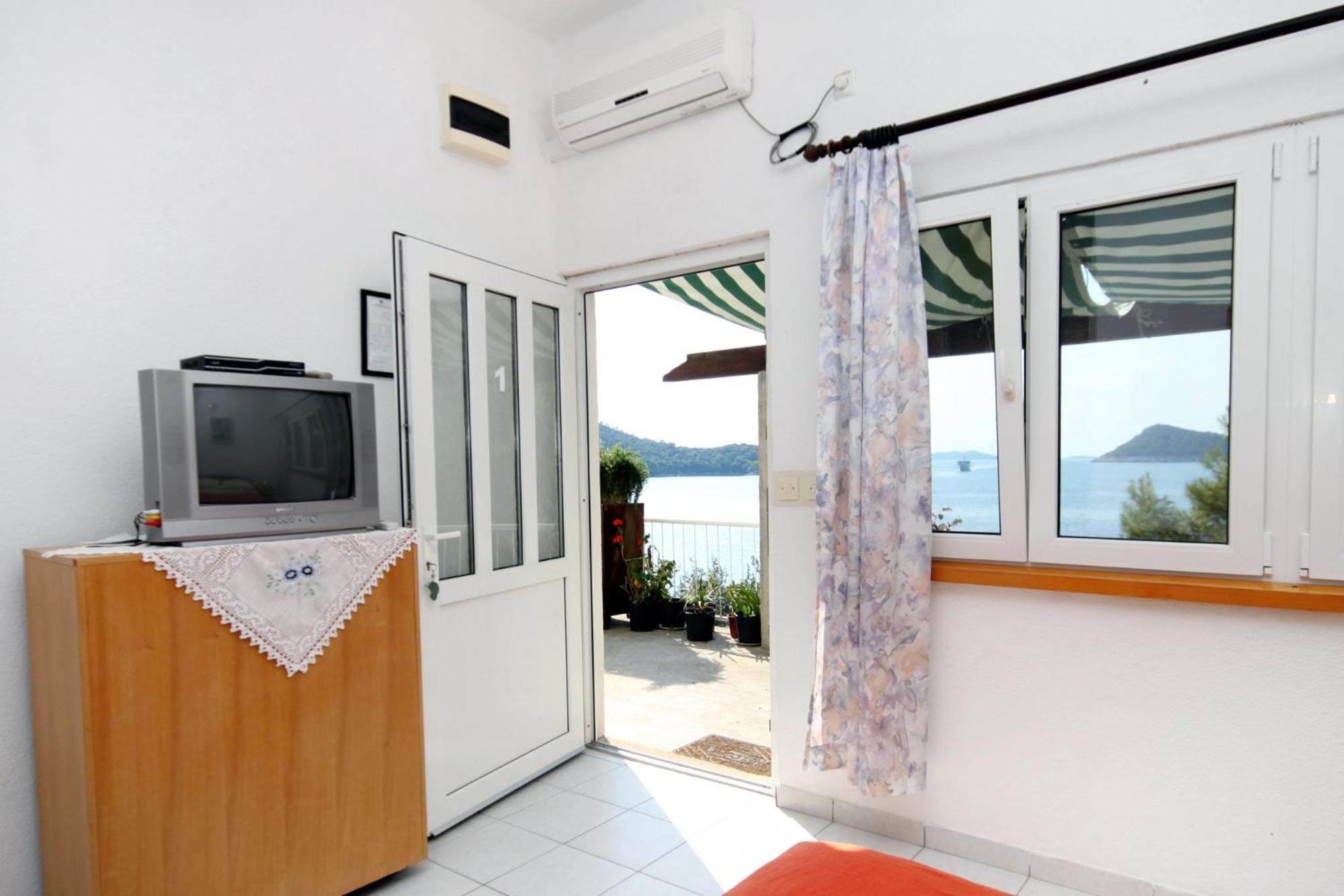 Apartments By The Sea Ubli, Lastovo - 8354 Uble Room photo
